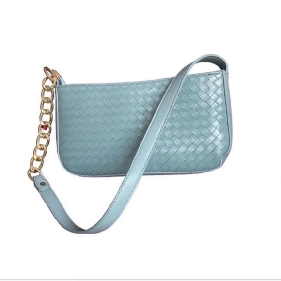 MW Shoulder Bag with Gold Chain Faux Leather - Picture 10 of 13